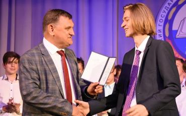 Центр «Наследники Ползунова» провожает в большую жизнь своих выпускников