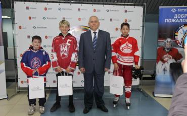 Призы Фонда Андрея Мельниченко были вручены юным хоккеистам на EuroChem Cup 2018