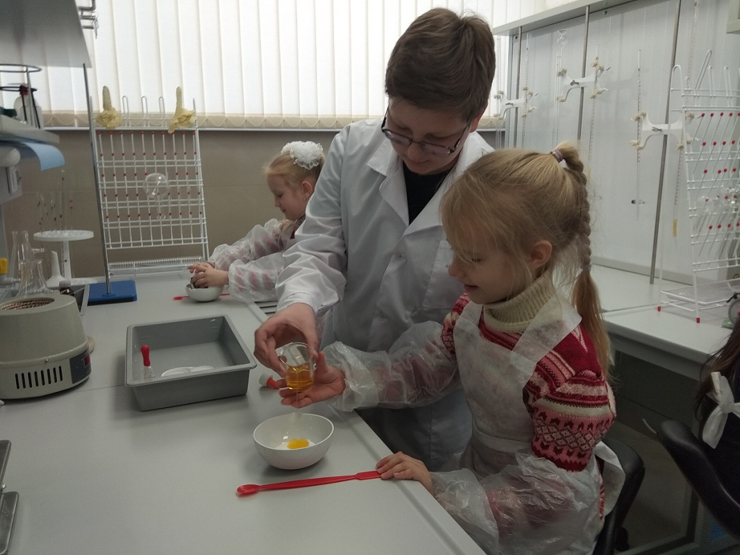 Фонд Андрея Мельниченко - Мастер-класс для маленьких жителей Киселевска провели учащиеся ЦДНИТТ