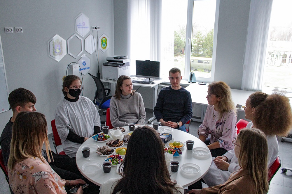 Фонд Андрея Мельниченко - Встреча со специалистами «Невинномысского Азота» прошла в Кванториуме