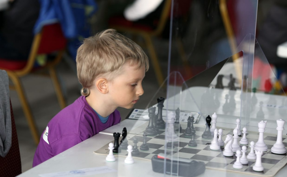 Фонд Андрея Мельниченко - Фонд Андрея Мельниченко поддерживает юные шахматные таланты