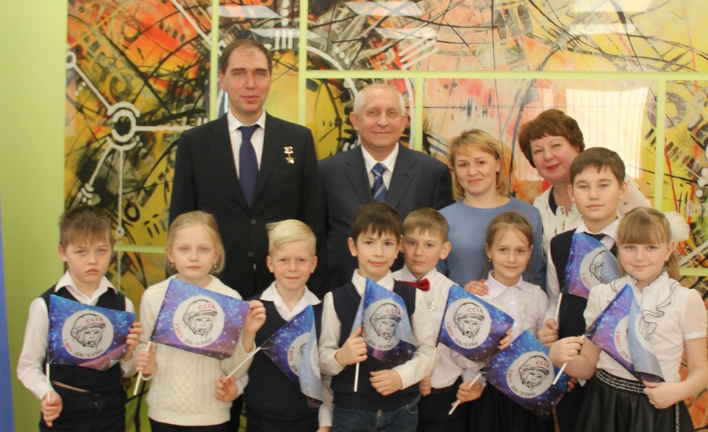 Фонд Андрея Мельниченко - Киселевским школьникам открываются звездные дали